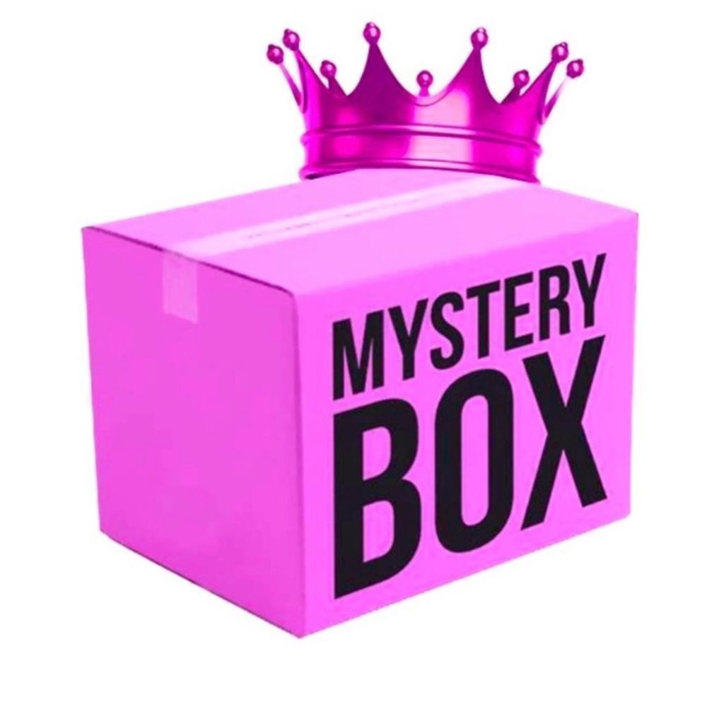 MYSTERY BOX! Women’s lot sz. M